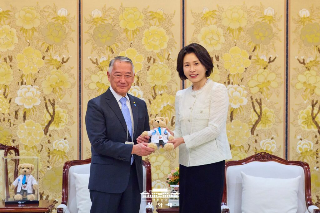 IVI Director General pays courtesy call on First Lady of Republic of Korea